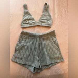 Alo Yoga sleep set size Medium